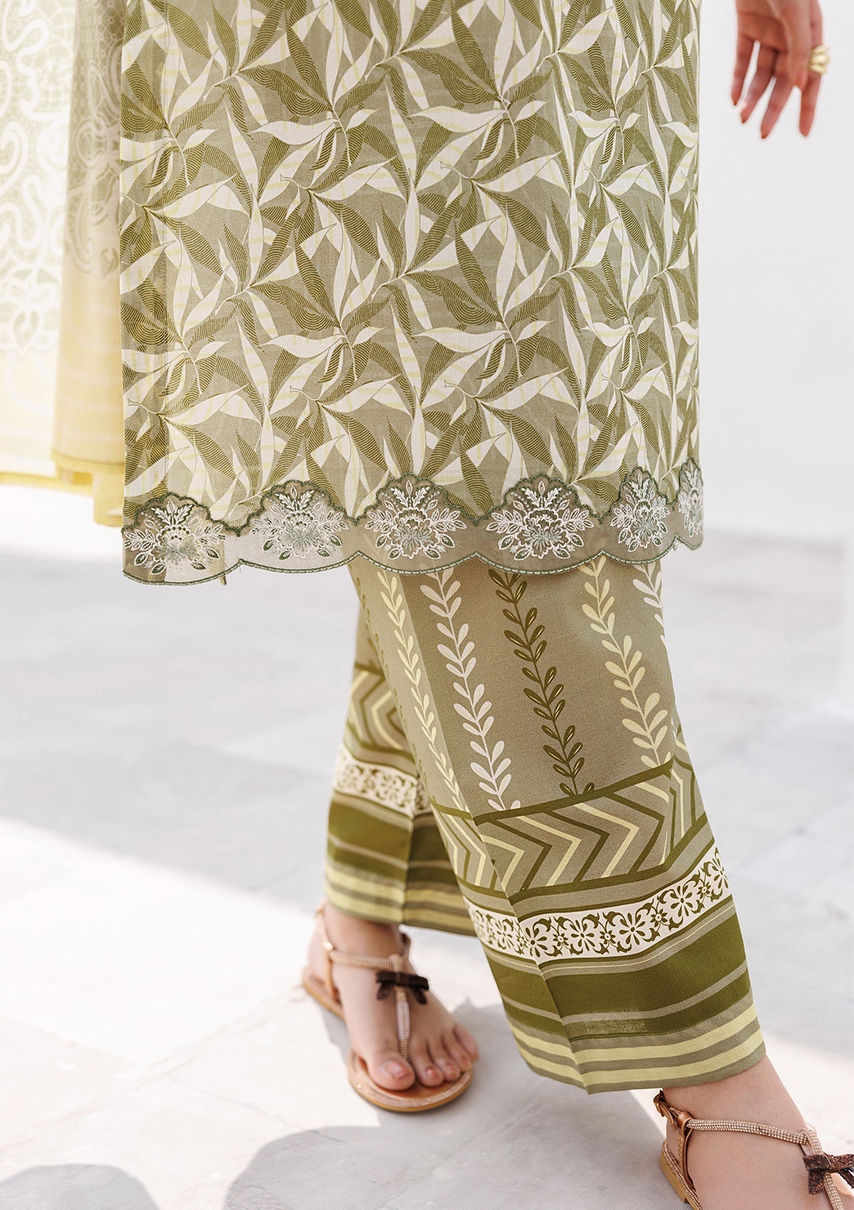 PRINTED EMB LAWN BT006810-OLV