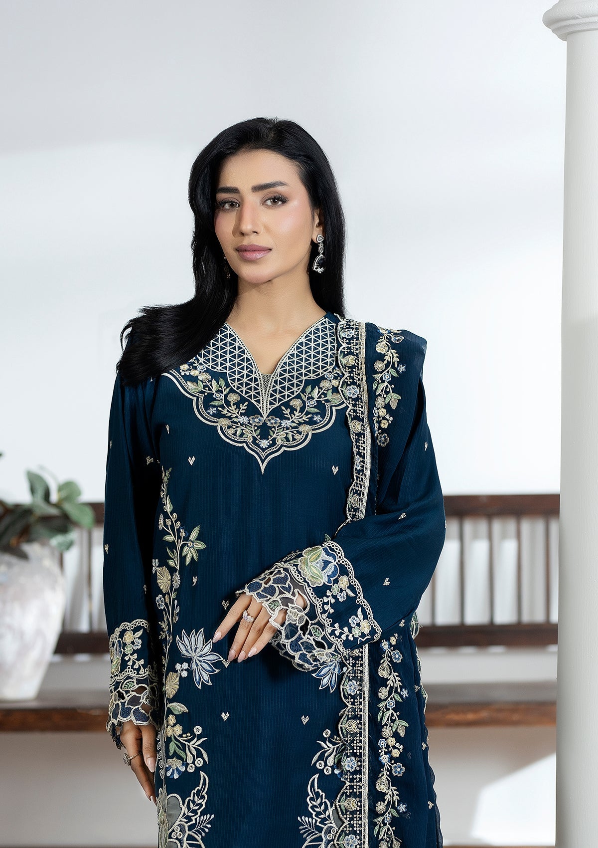 LUXURY Embroidered Lawn BT006604-BLU
