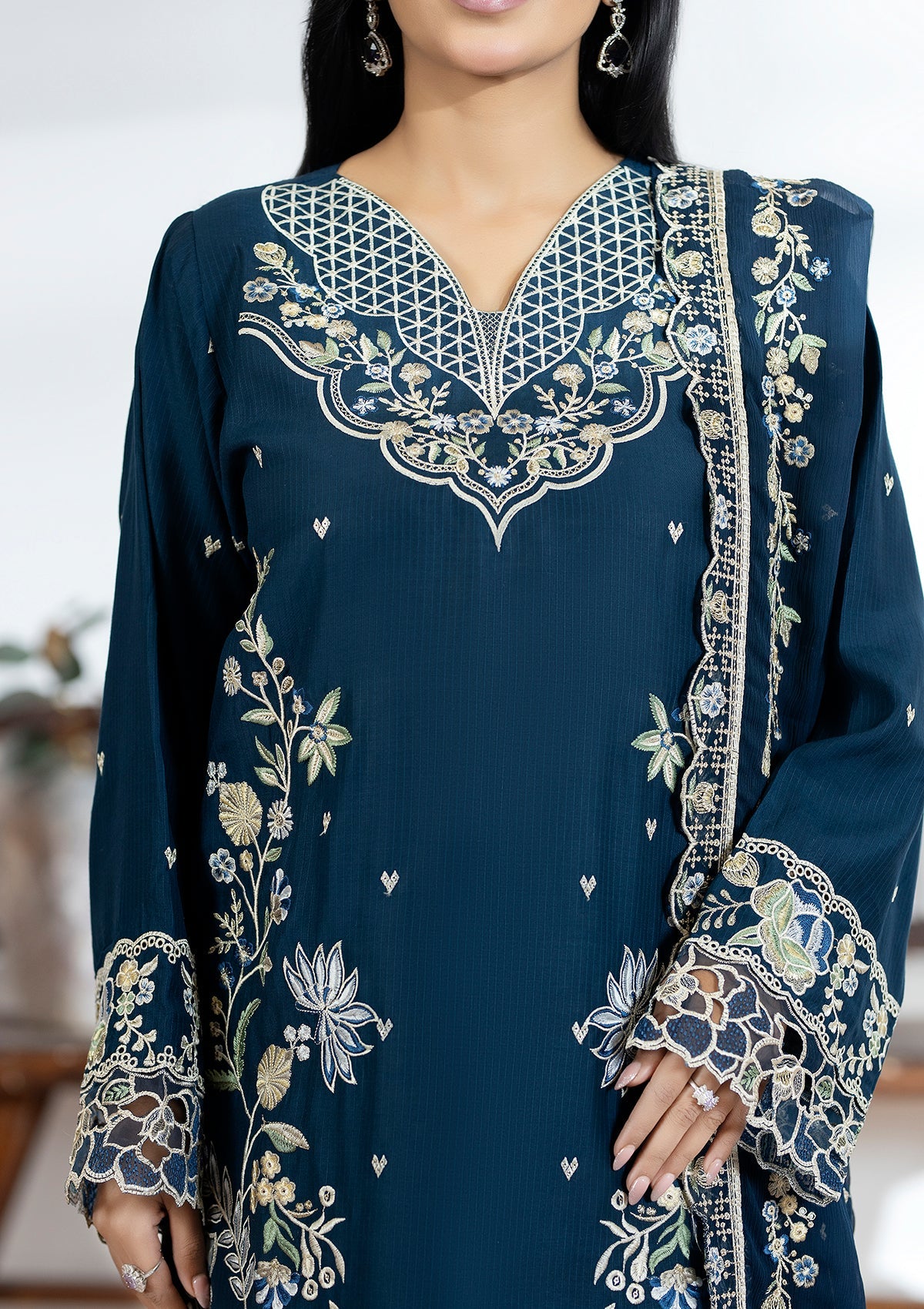 LUXURY Embroidered Lawn BT006604-BLU