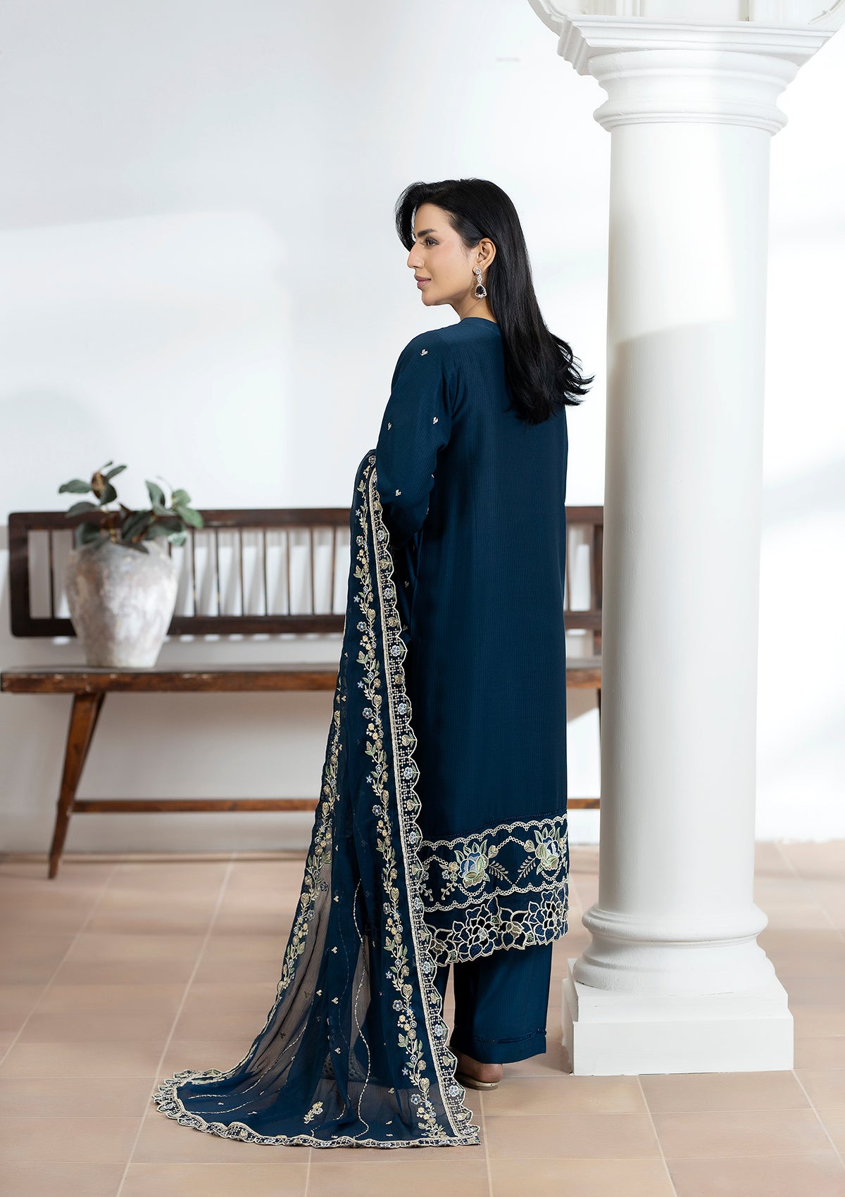 LUXURY Embroidered Lawn BT006604-BLU