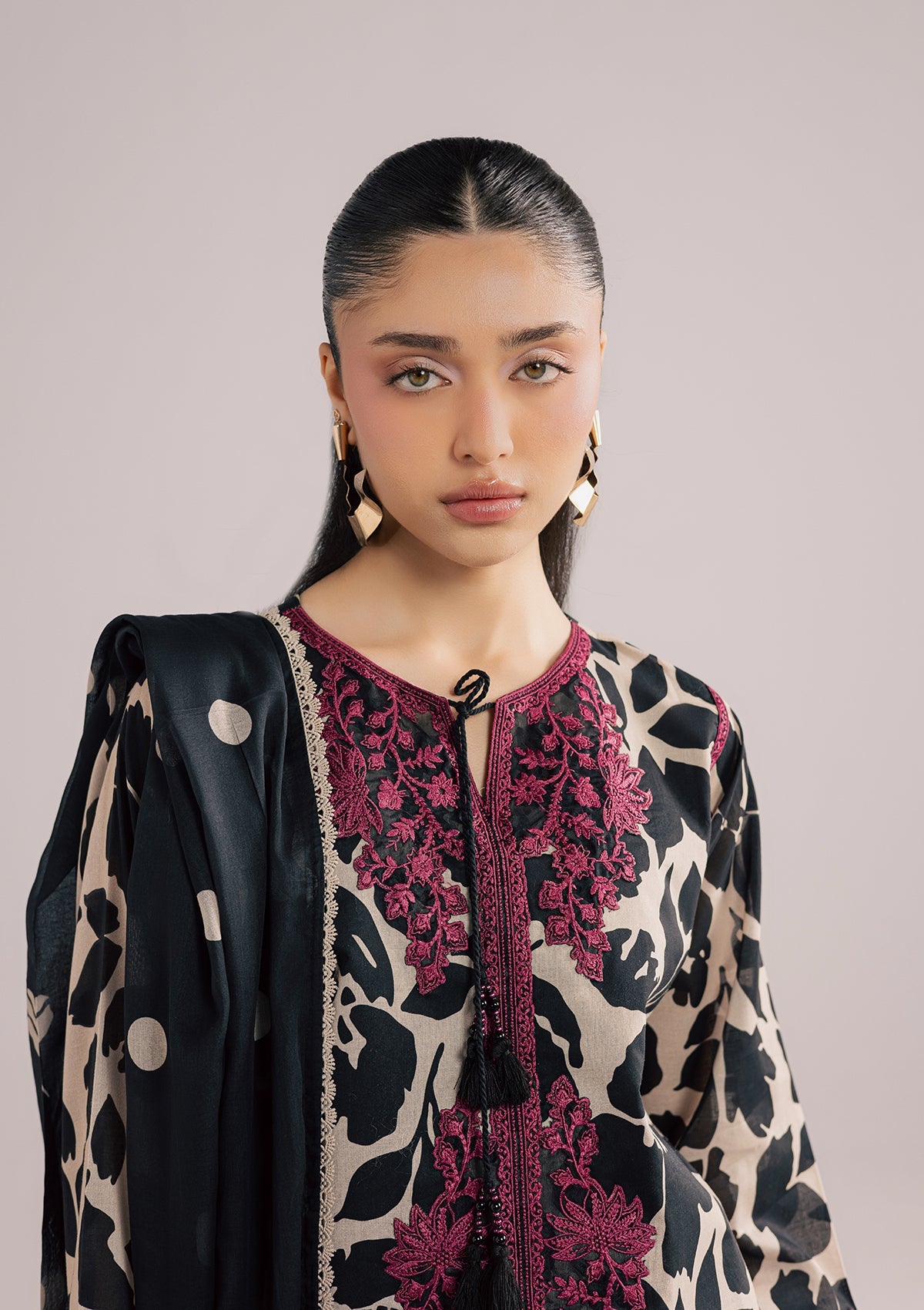 PRINTED EMBROIDERED LAWN BT006859-BLK