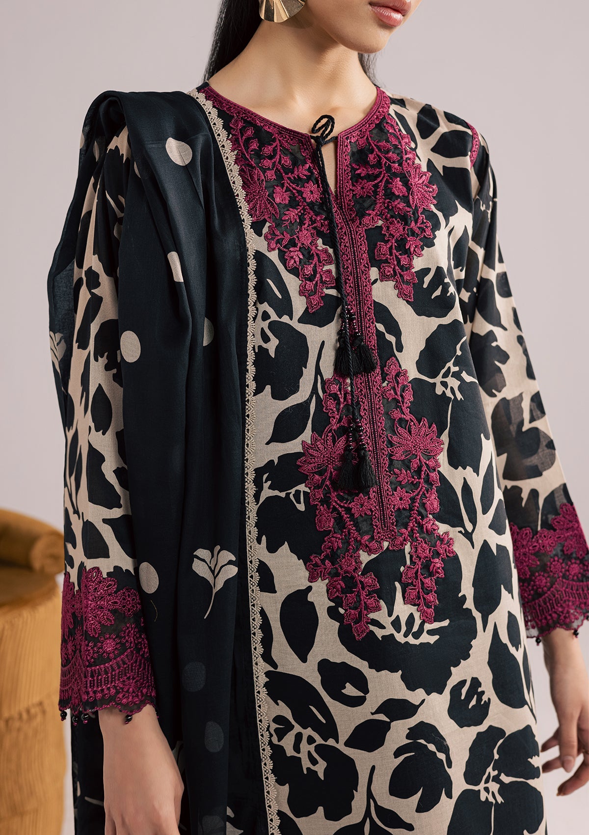 PRINTED EMBROIDERED LAWN BT006859-BLK