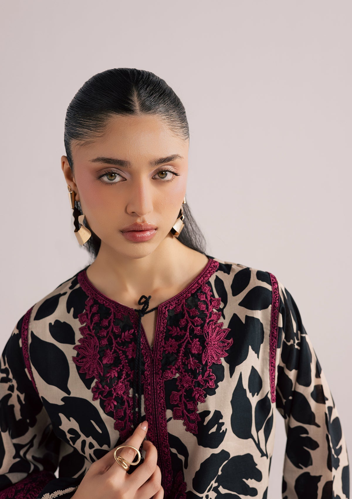 PRINTED EMBROIDERED LAWN BT006859-BLK