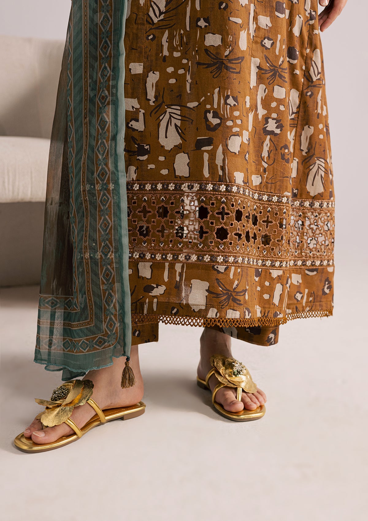 PRINTED EMBROIDERED LAWN BT006853-BRW