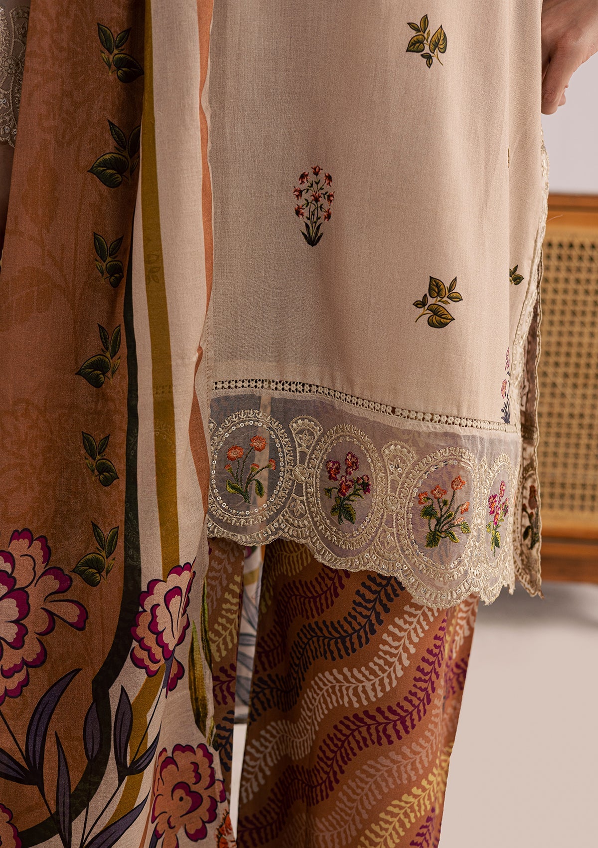 PRINTED EMBROIDERED LAWN BT006852-LBR
