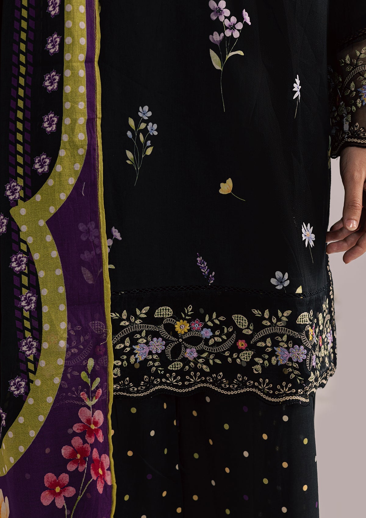 PRINTED EMBROIDERED LAWN BT006852-BLK