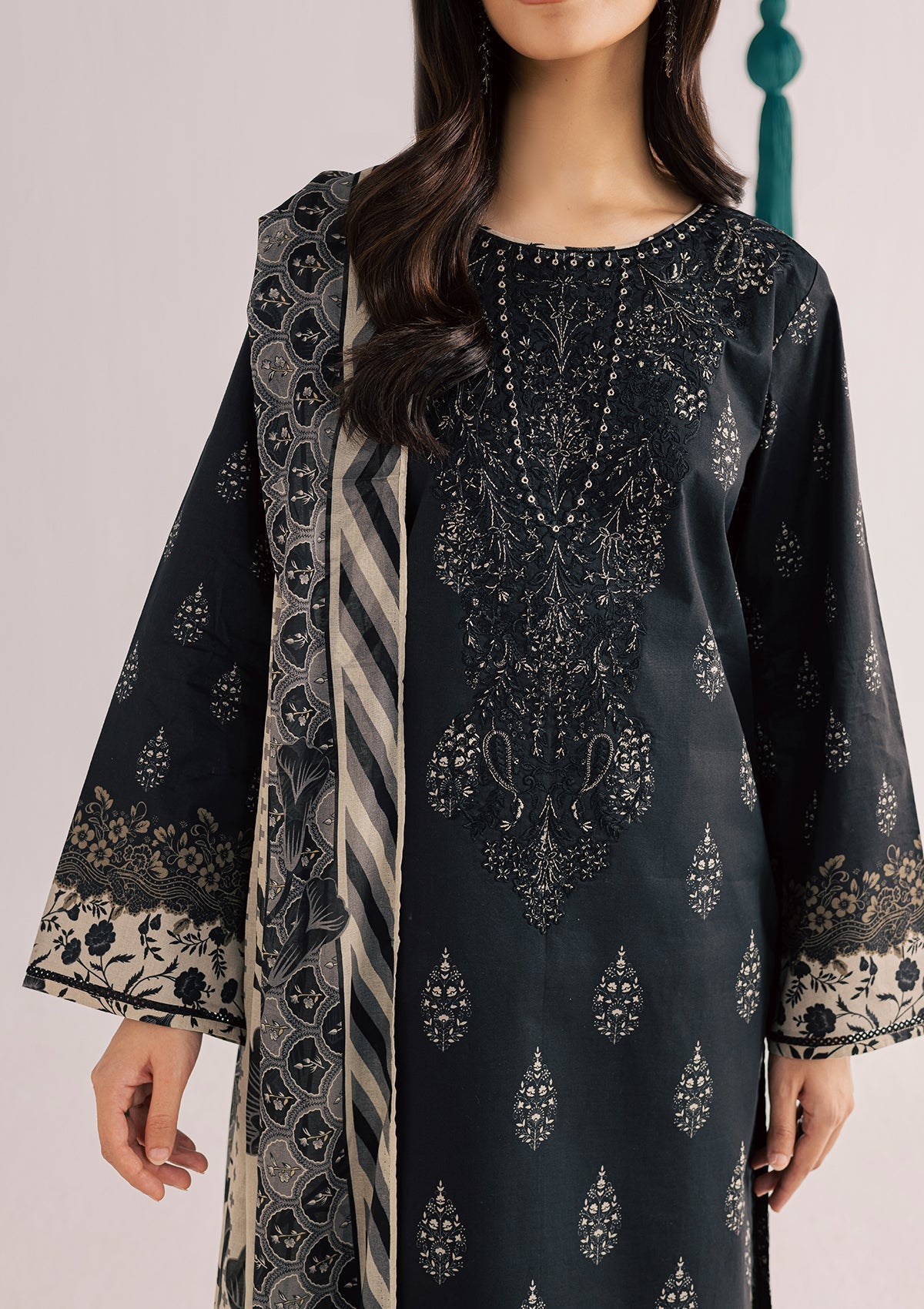 PRINTED EMBROIDERED LAWN BT006860-BLK