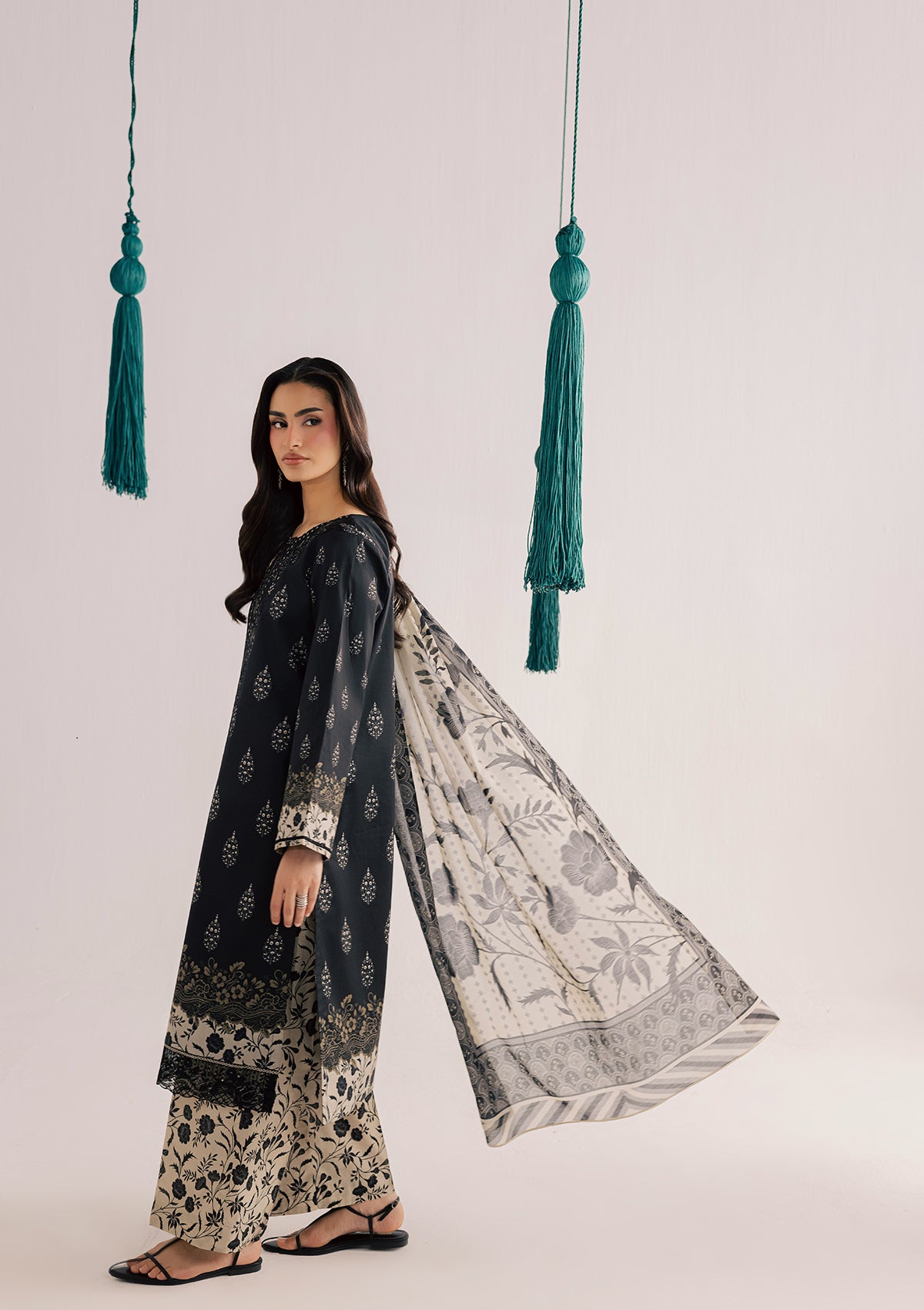PRINTED EMBROIDERED LAWN BT006860-BLK