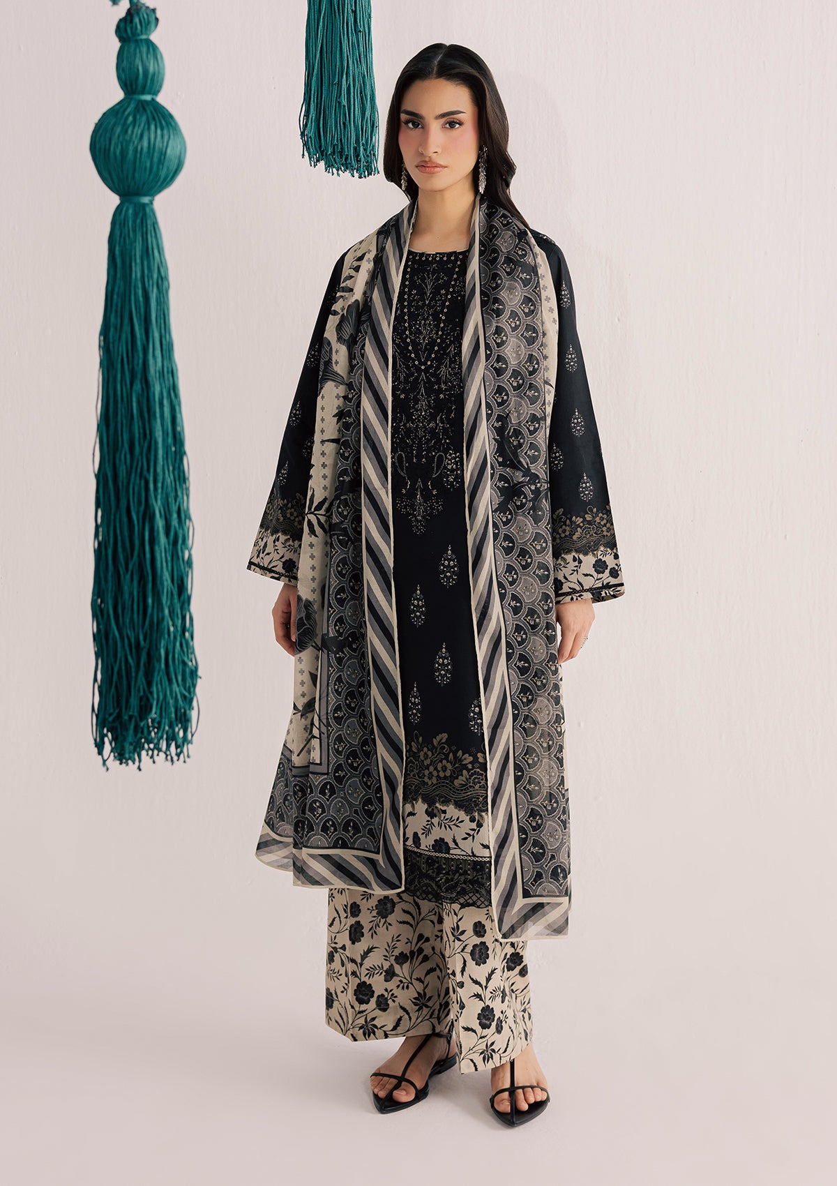 PRINTED EMBROIDERED LAWN BT006860-BLK