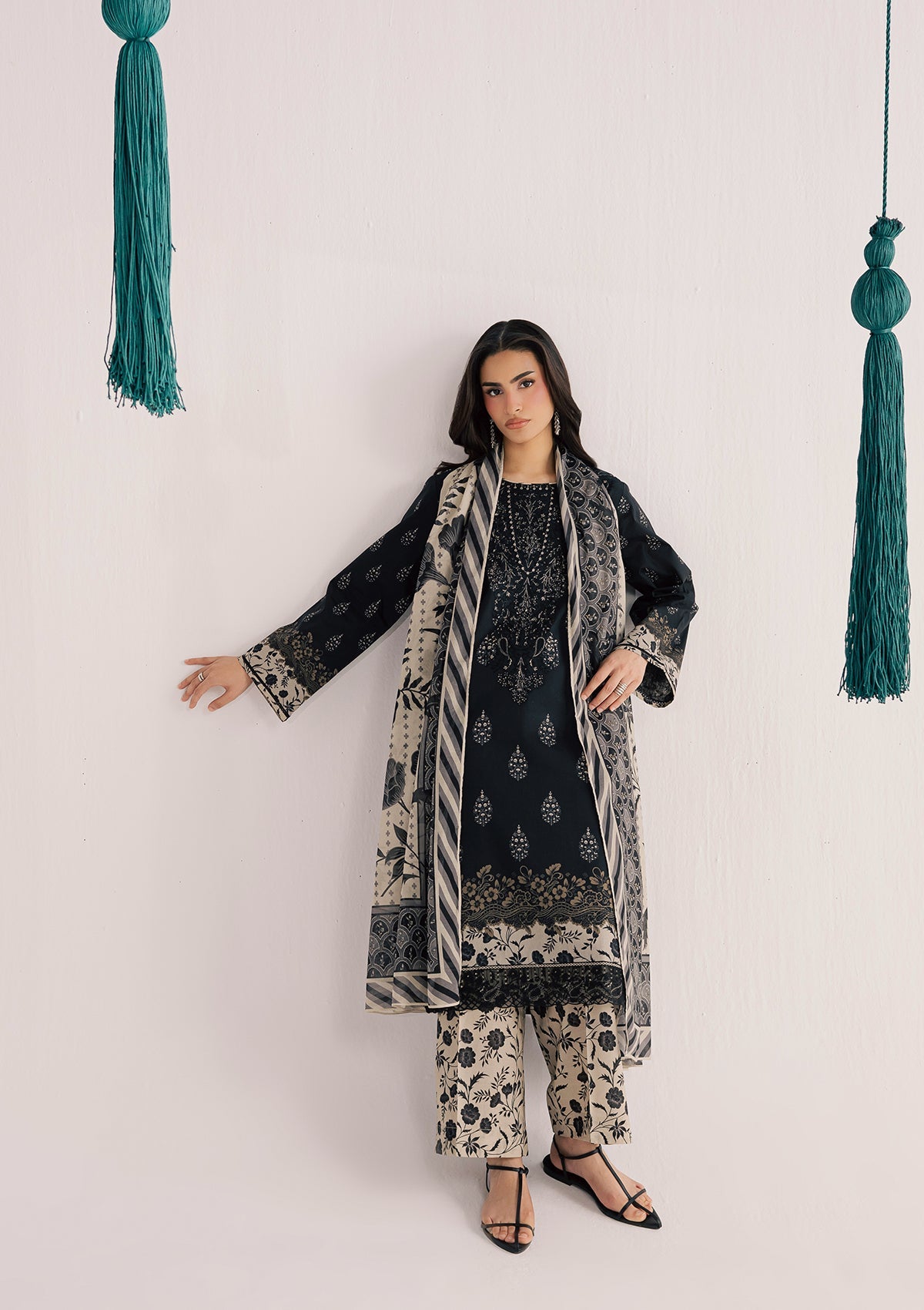 PRINTED EMBROIDERED LAWN BT006860-BLK