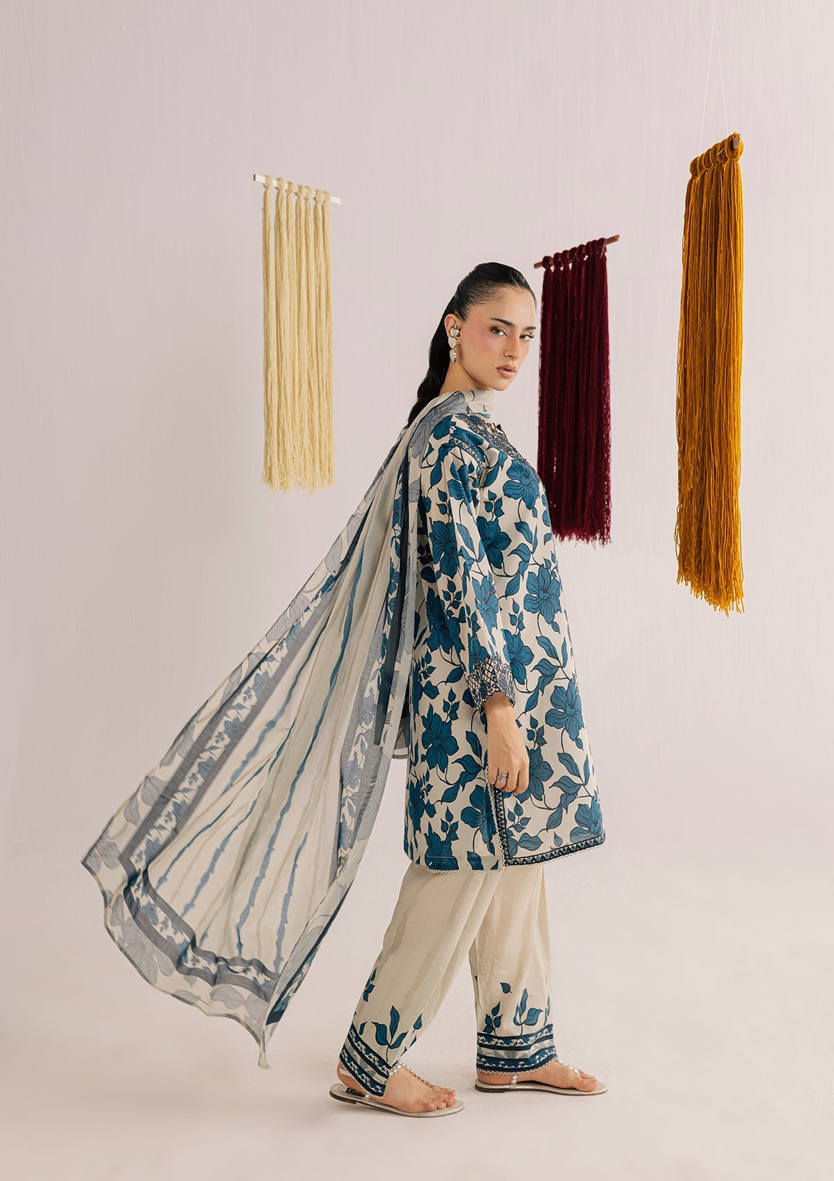 PRINTED EMBROIDERED LAWN BT006859-WBL