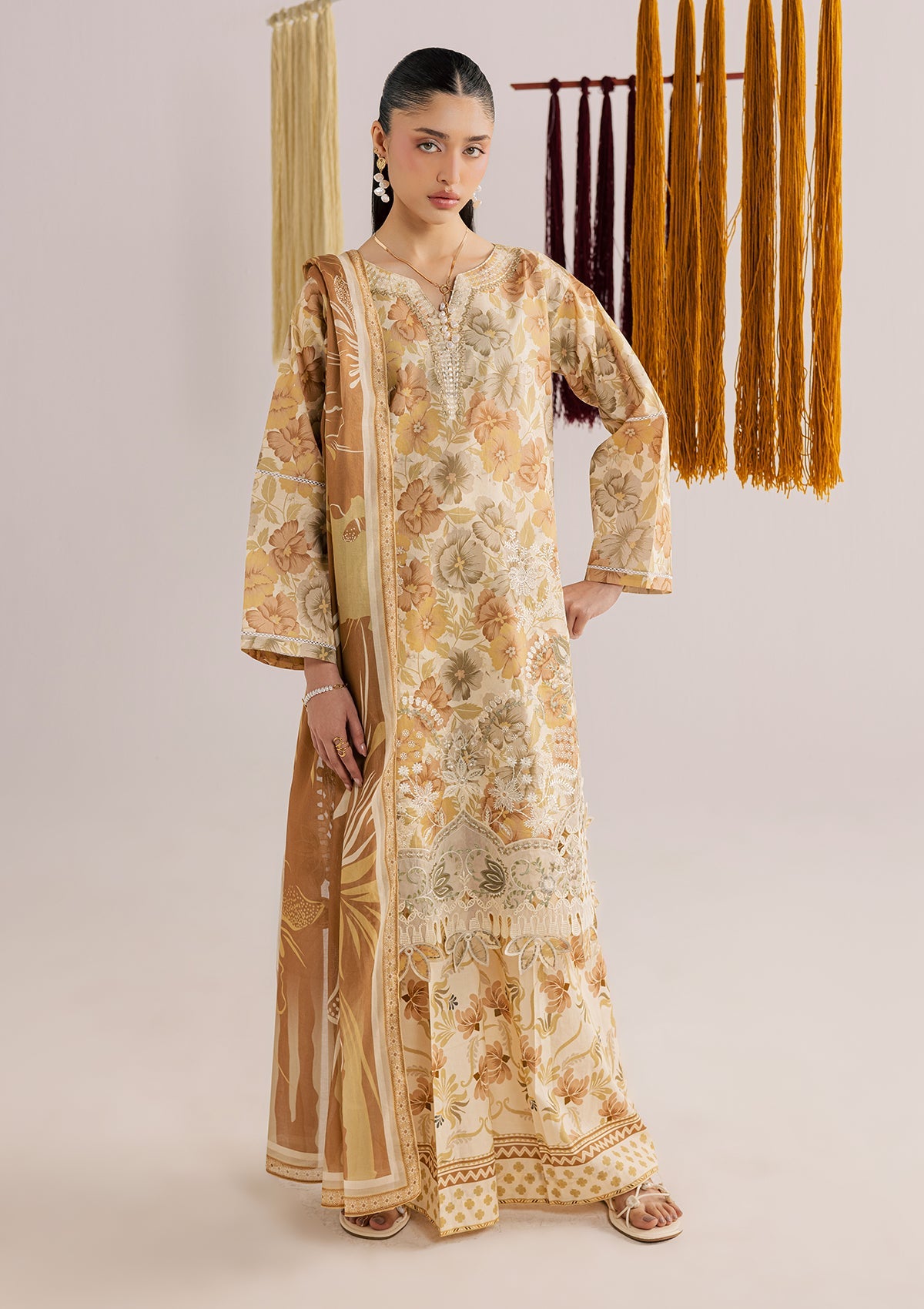 PRINTED EMBROIDERED LAWN BT006860-CRM