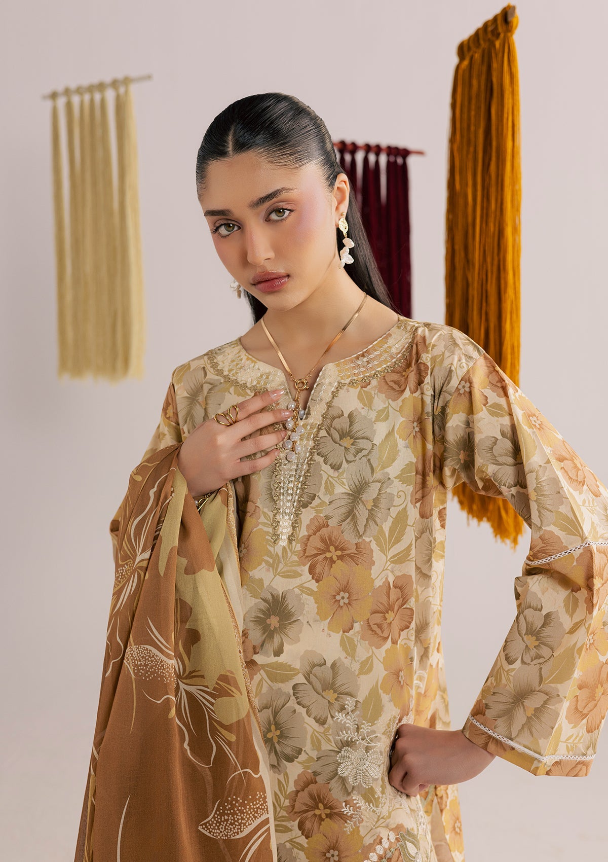 PRINTED EMBROIDERED LAWN BT006860-CRM