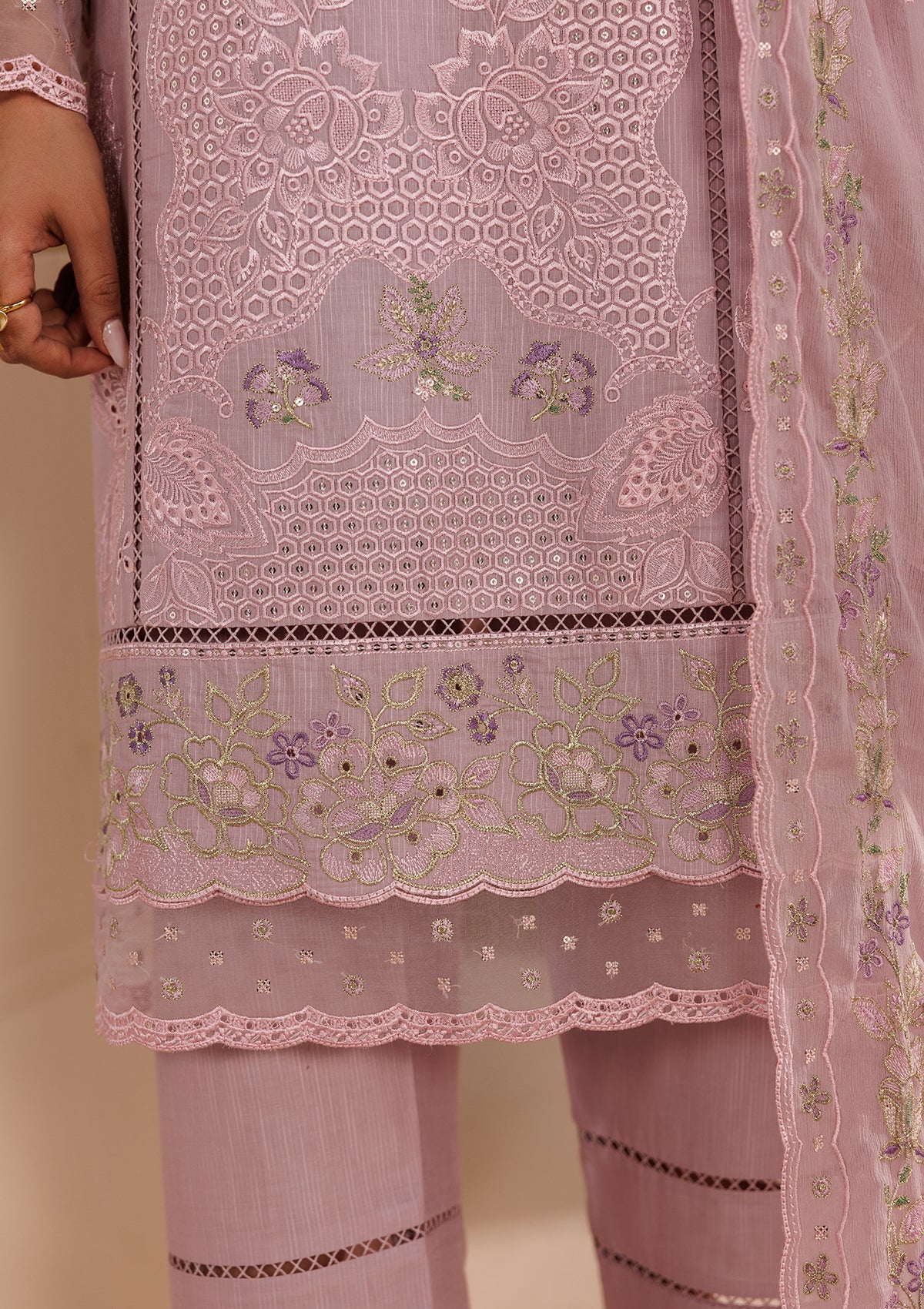 LUXURY Embroidered LAWN BT006719-LPN