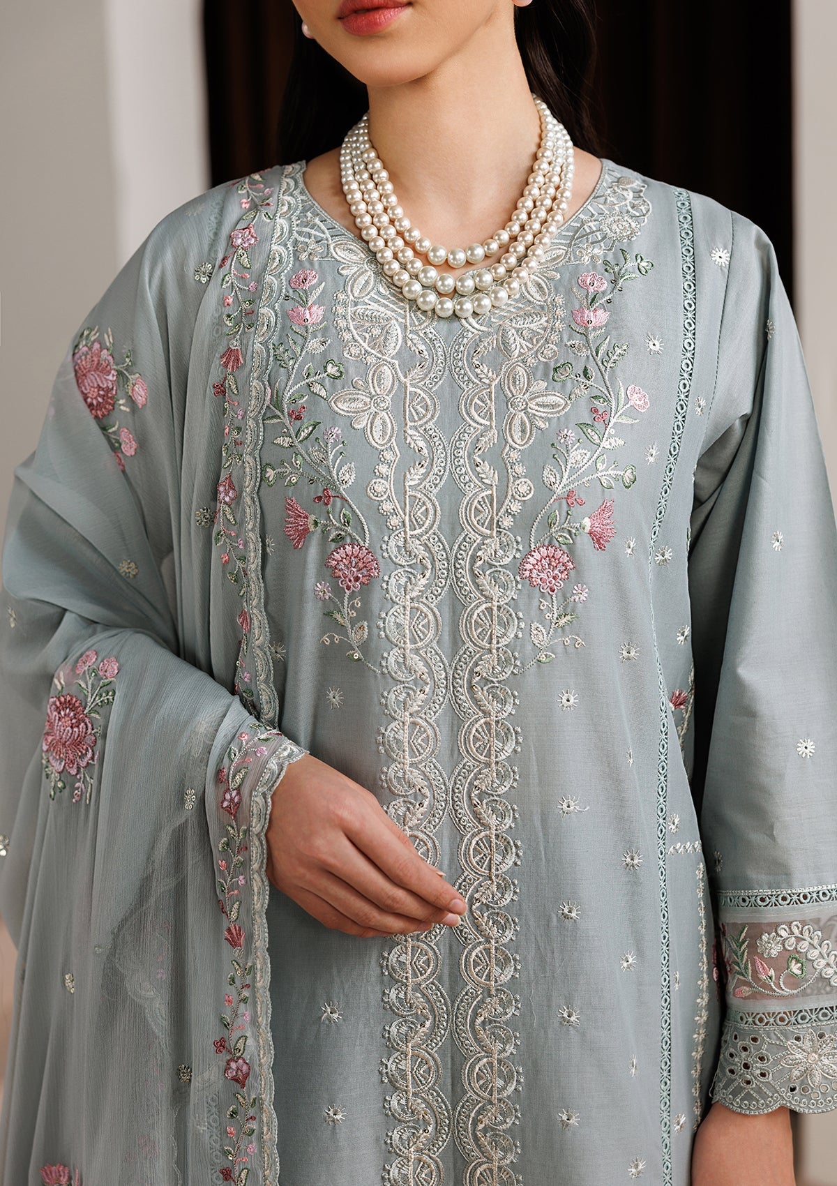 LUXURY Embroidered LAWN BT006719-PST