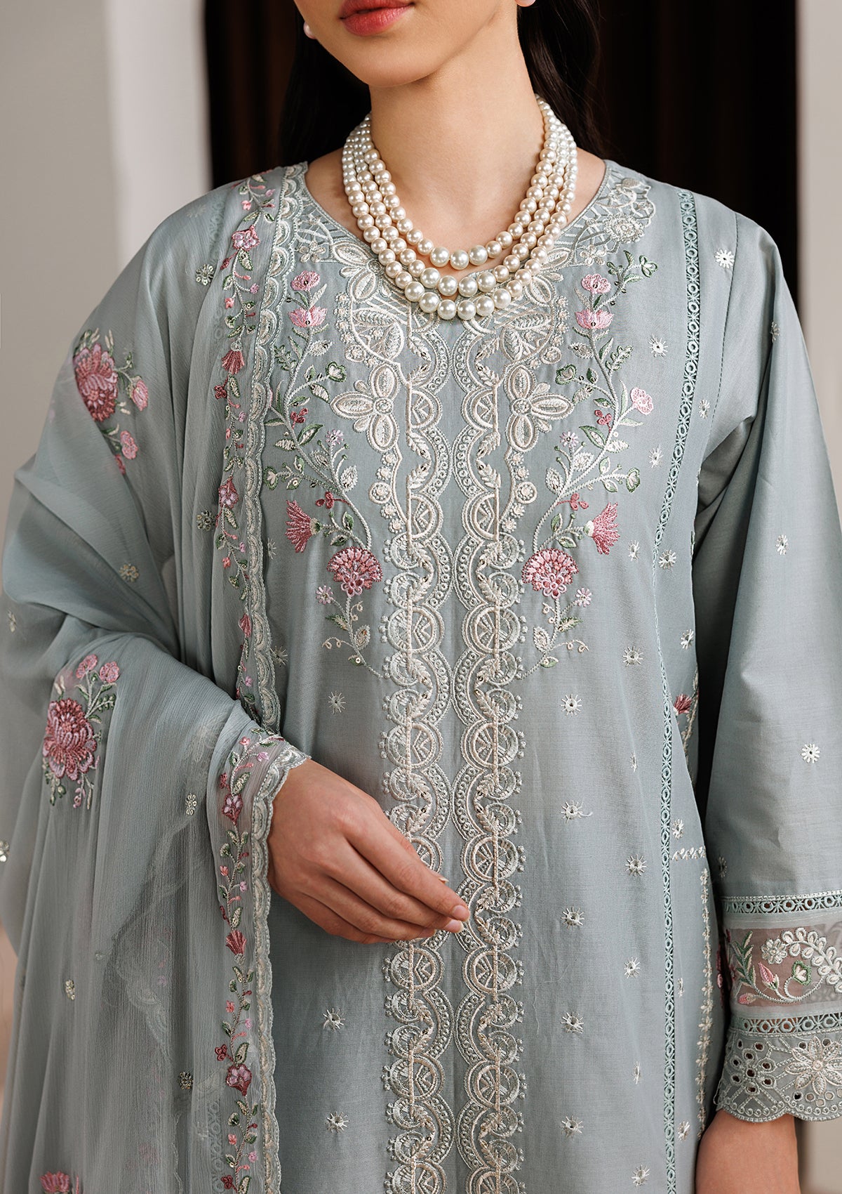 LUXURY Embroidered LAWN BT006719-PST