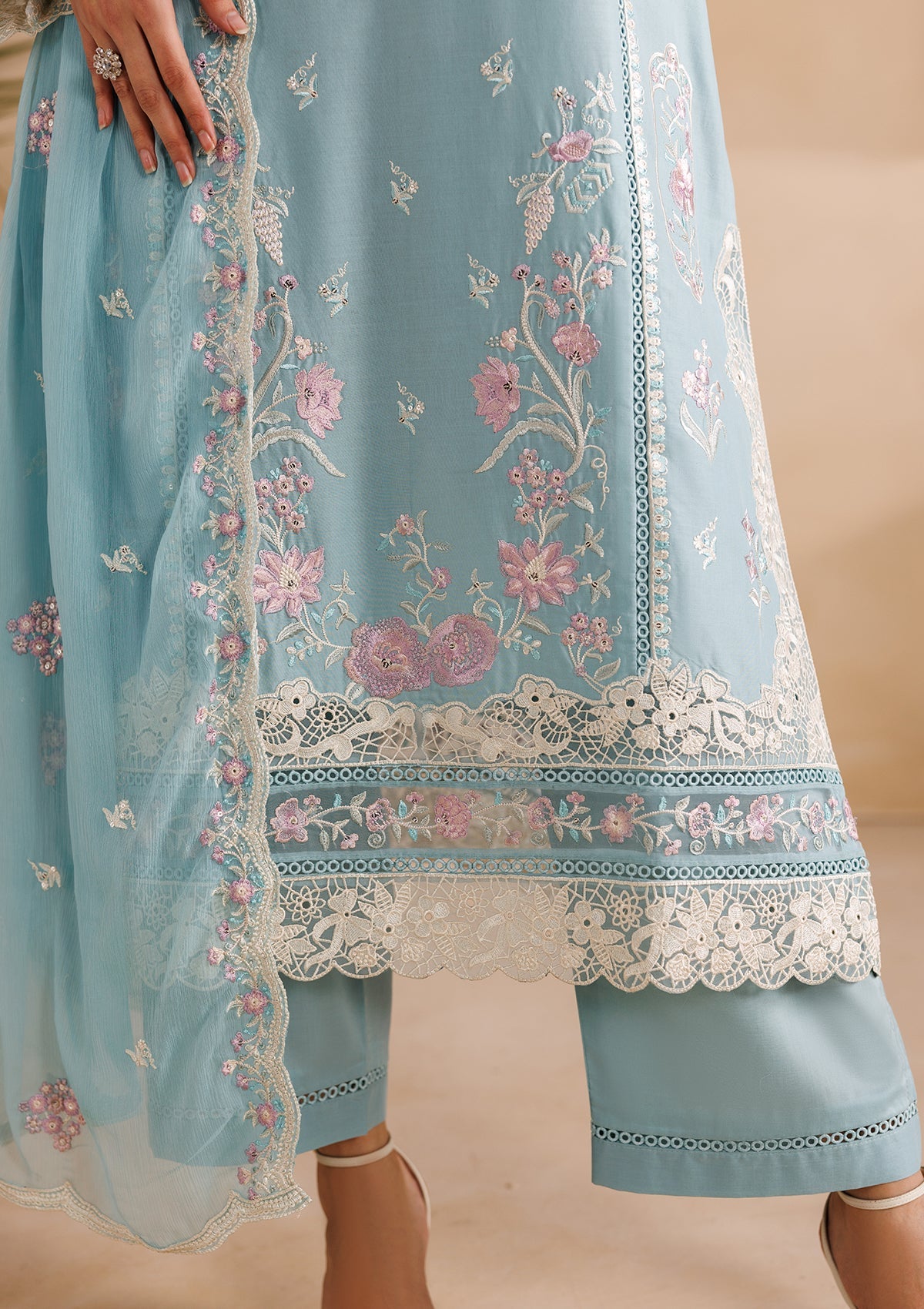 LUXURY Embroidered LAWN BT006719-FRO