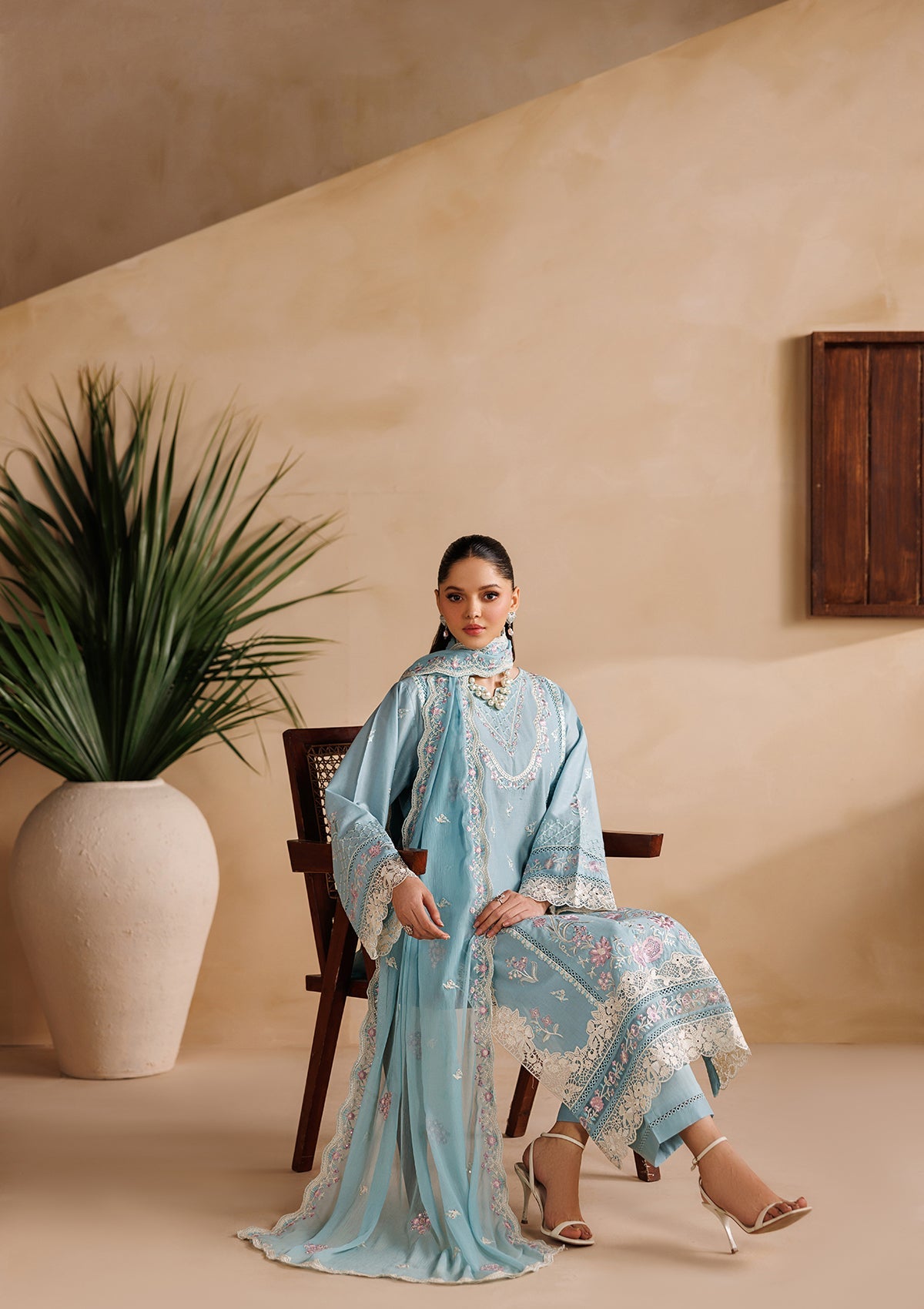 LUXURY Embroidered LAWN BT006719-FRO