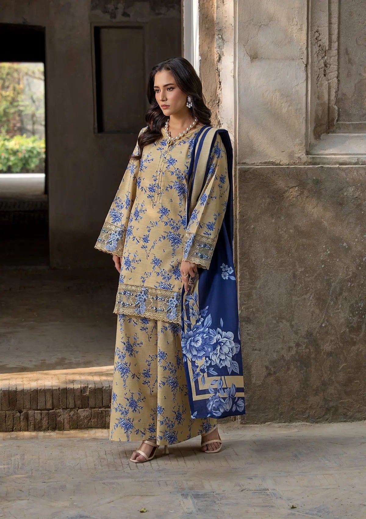EMBROIDERED KHADDAR BT6513-LMN Bin Tayyab