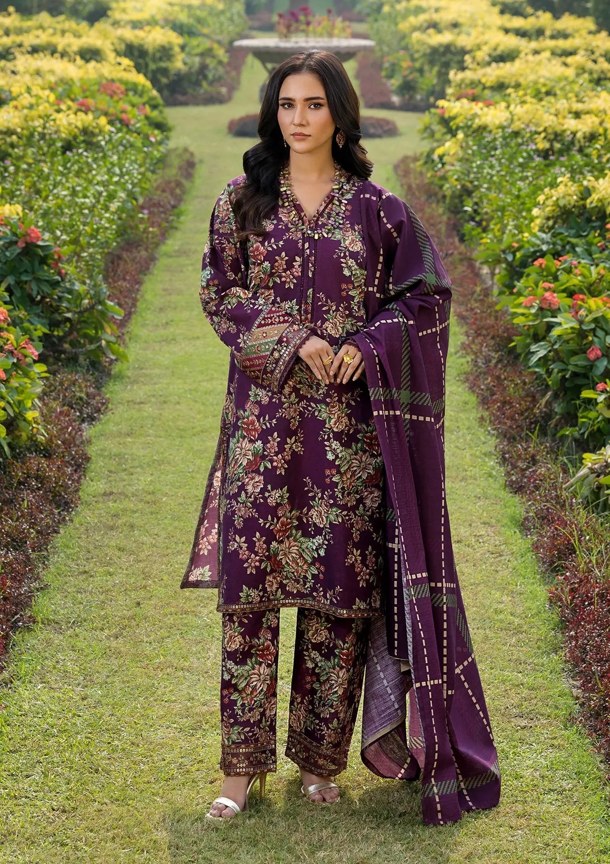 EMBROIDERED KHADDAR BT6513-PPR Bin Tayyab