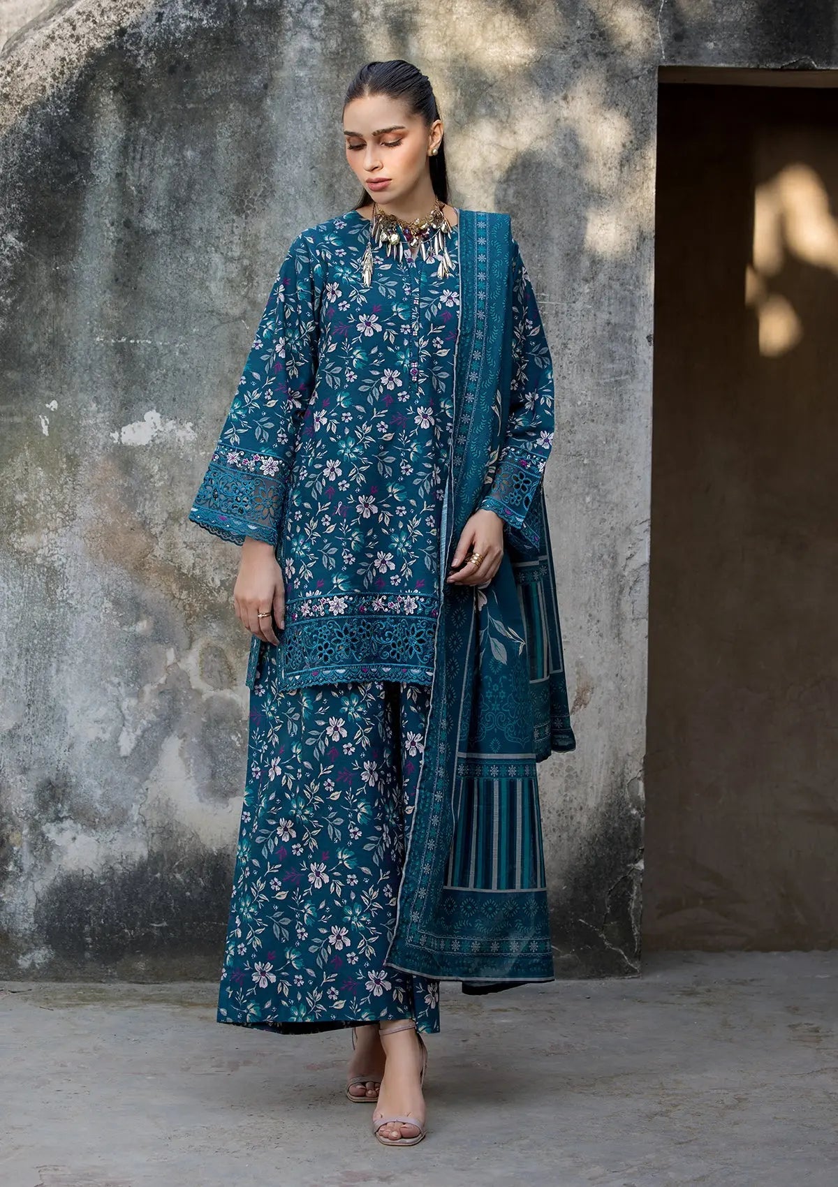 EMBROIDERED KHADDAR BT6513-RBL Bin Tayyab