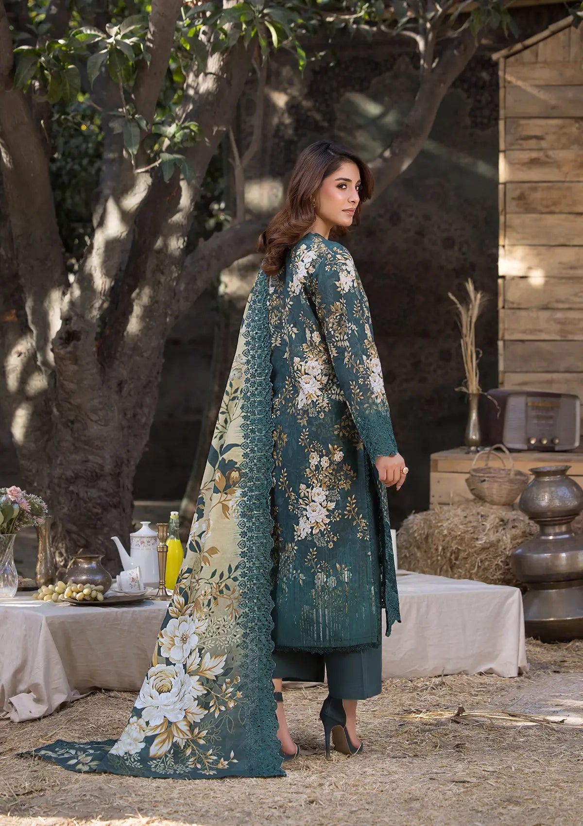 EMBROIDERED KHADDAR BT117-GRN Bin Tayyab