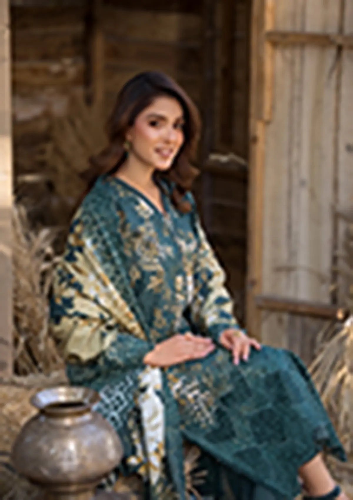 EMBROIDERED KHADDAR BT117-GRN Bin Tayyab