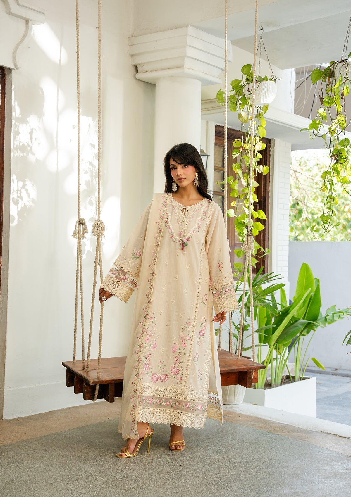 EMBROIDERED Lawn BT006880-OWH