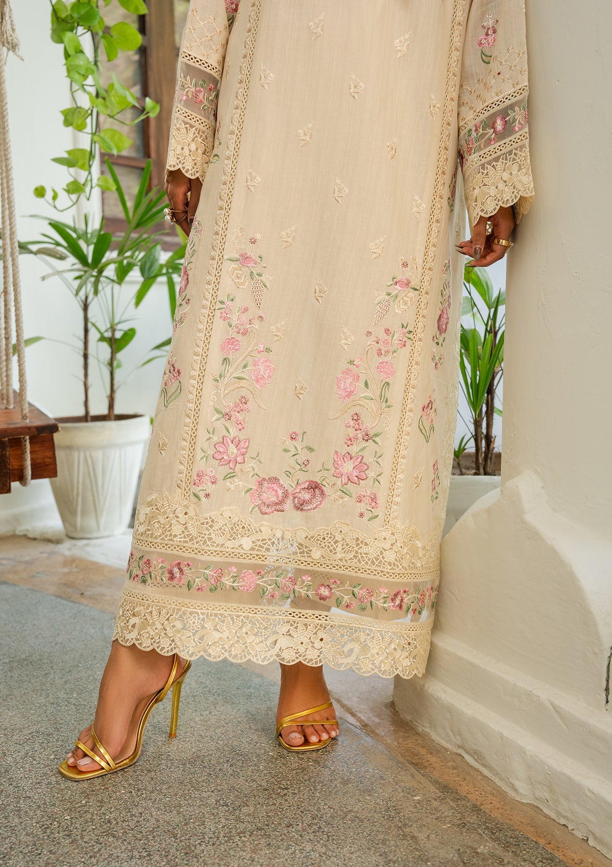 EMBROIDERED Lawn BT006880-OWH