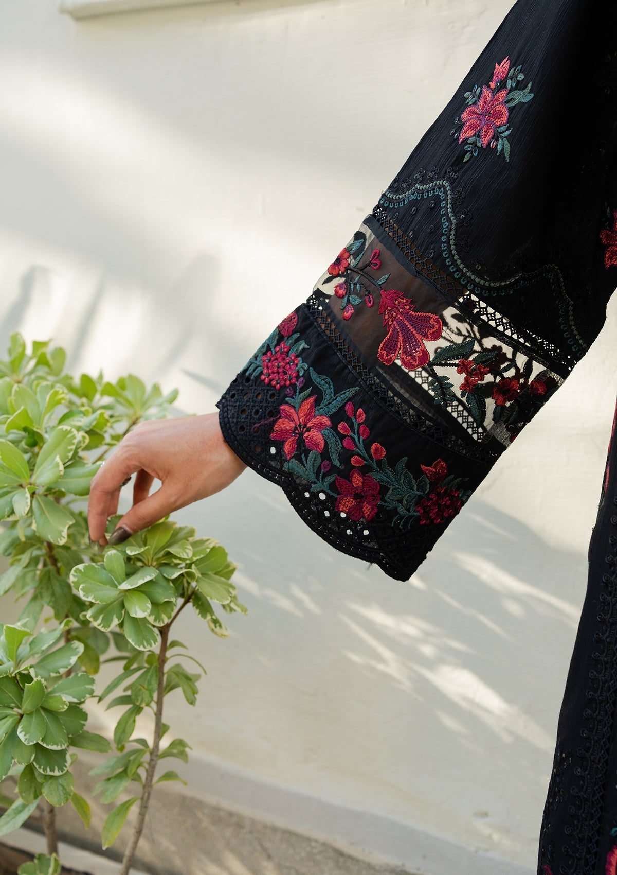 EMBROIDERED Lawn BT006880-BLK