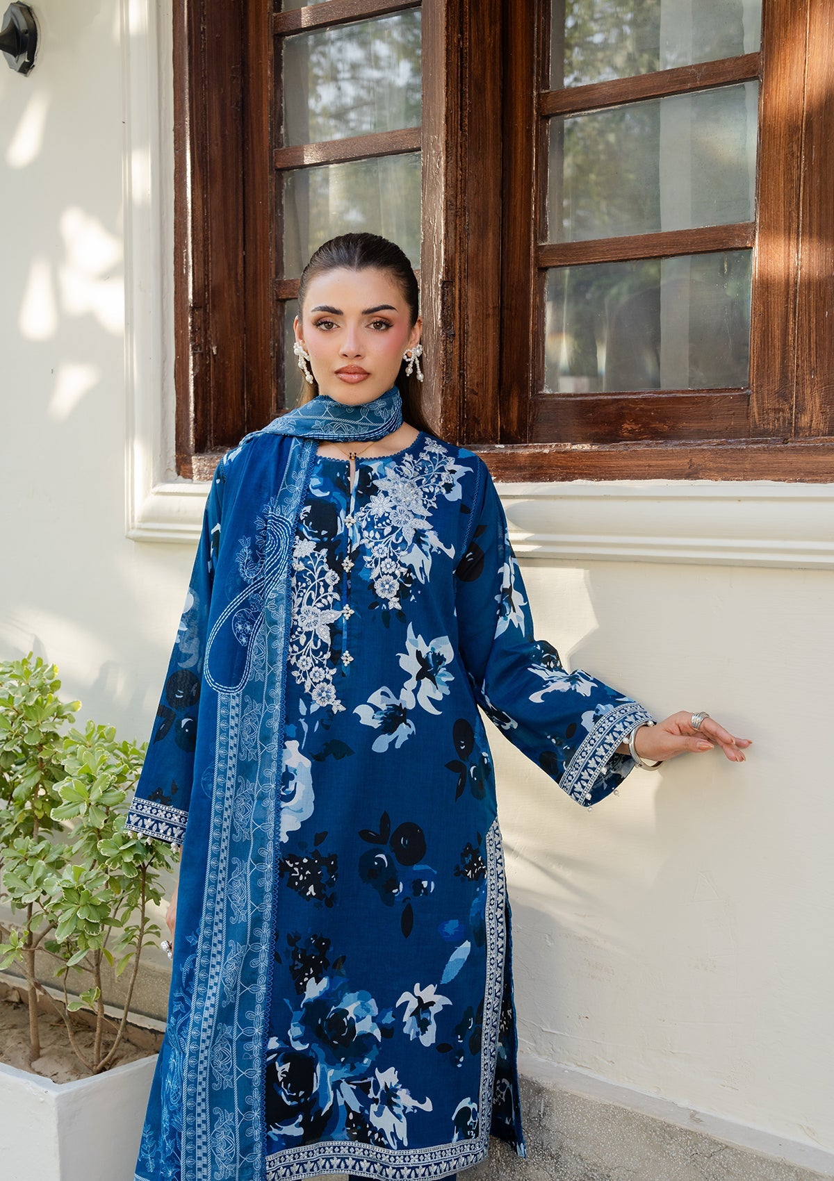 PRINTED EMBROIDERED Lawn BT006892-RLB