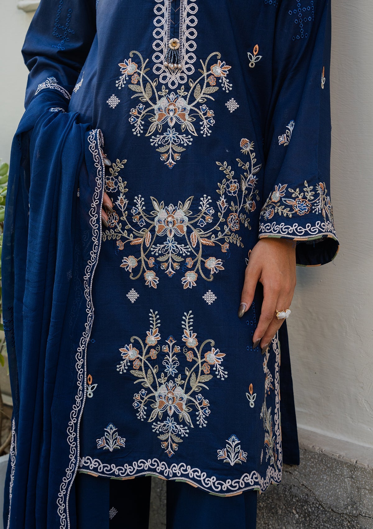 EMBROIDERED Lawn BT006886-NVB