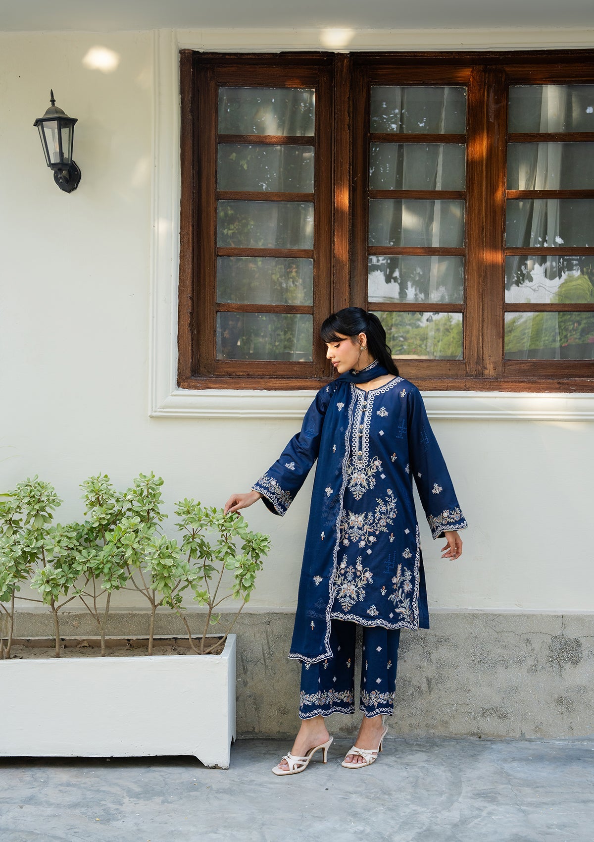 EMBROIDERED Lawn BT006886-NVB