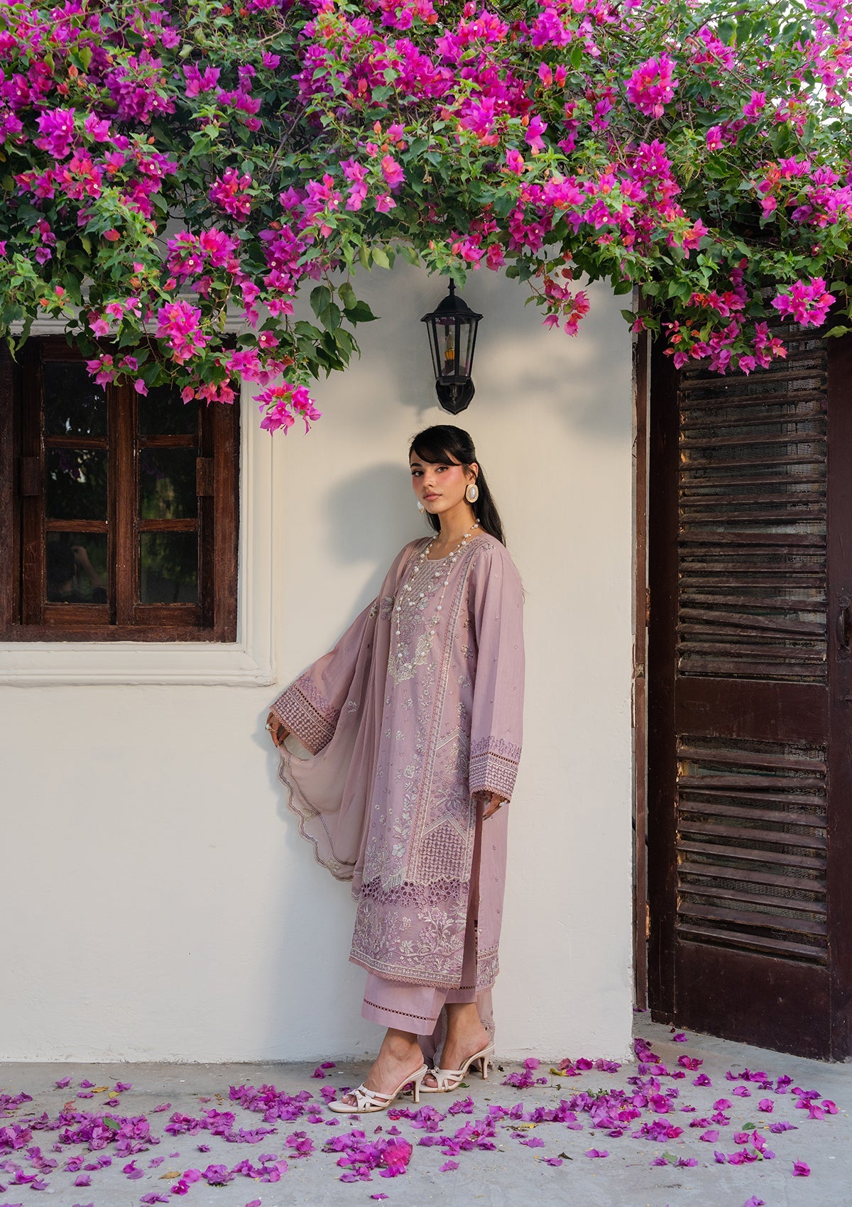 EMBROIDERED Lawn BT006880-LPR