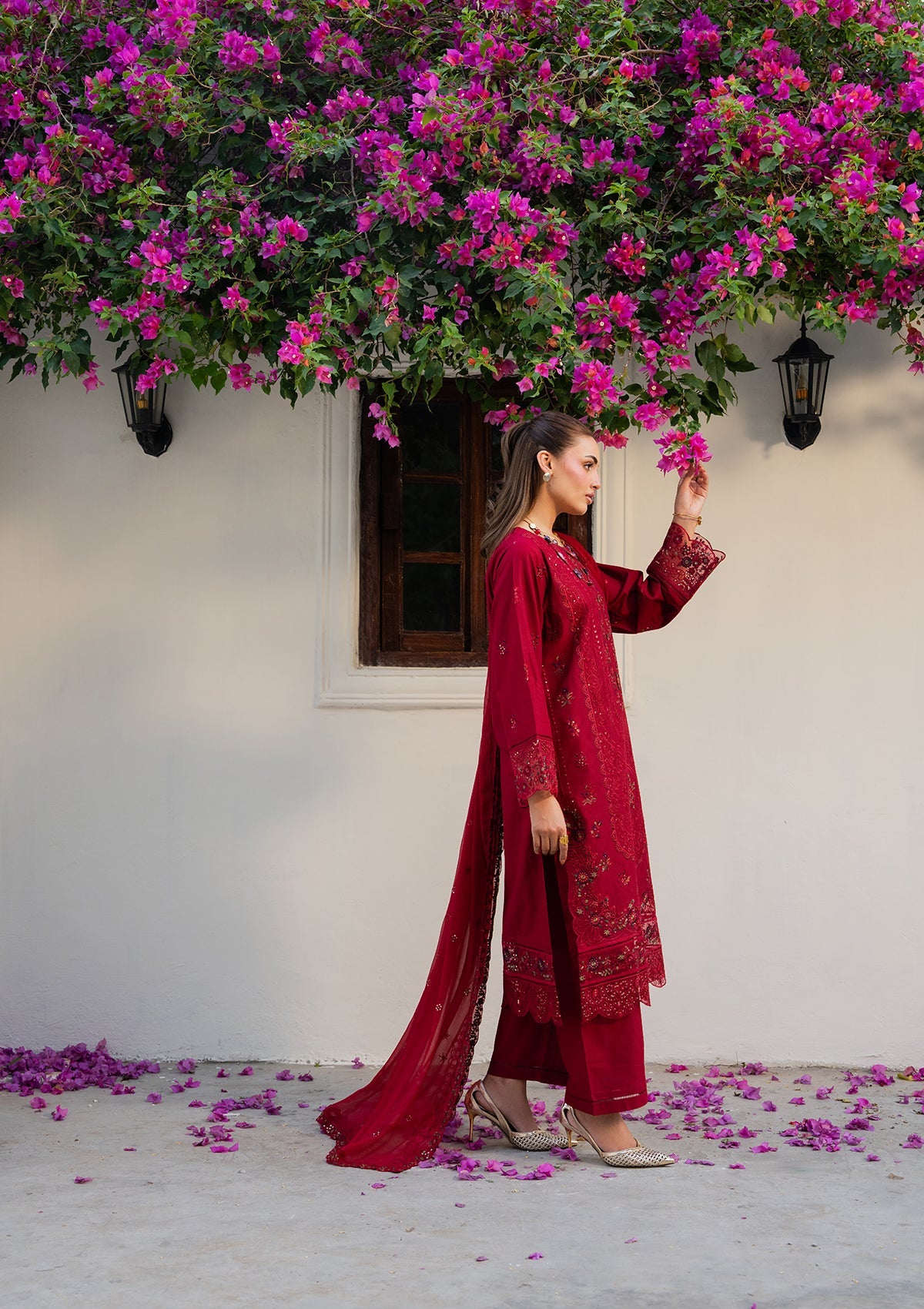 EMBROIDERED Lawn BT006880-MRN