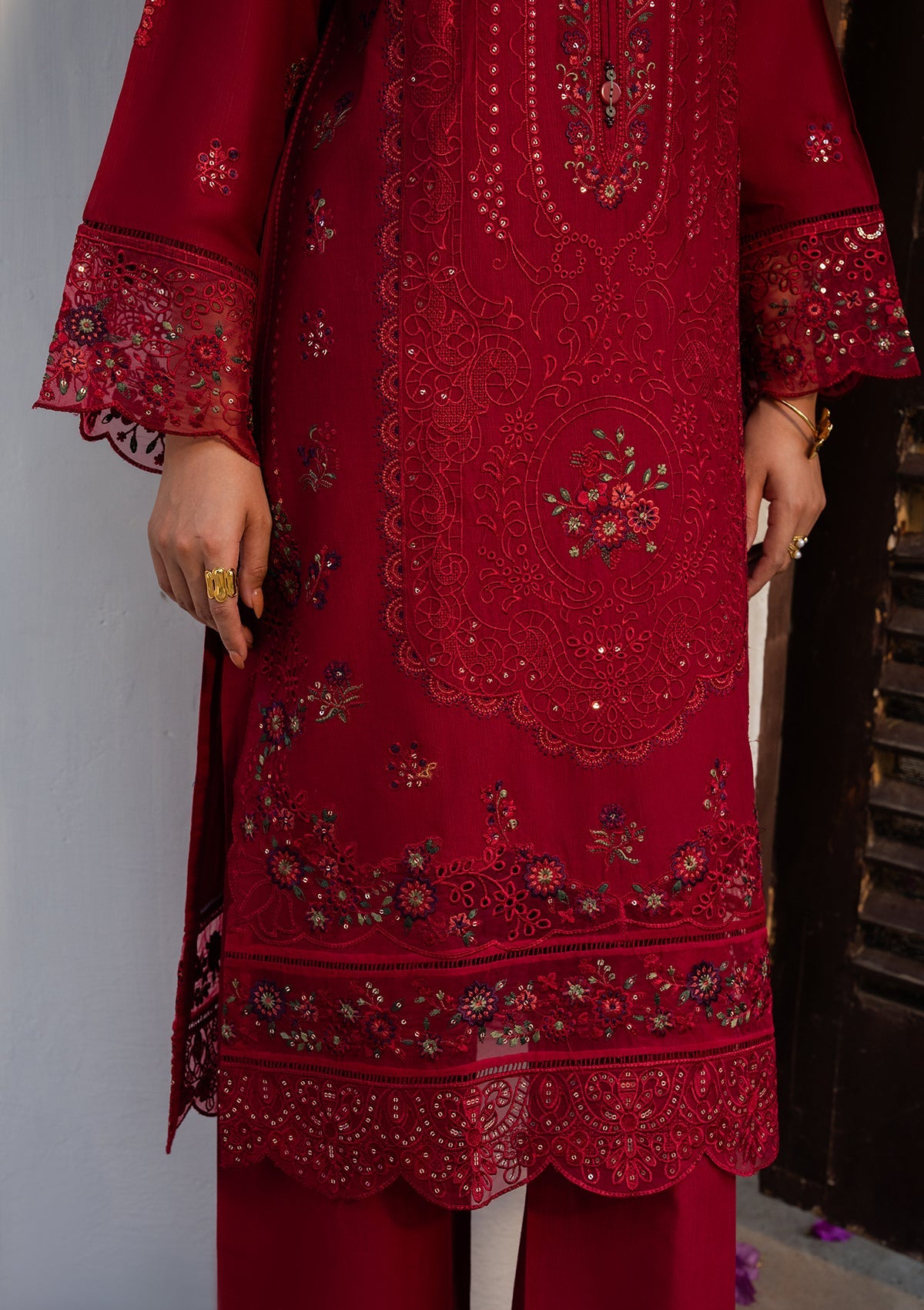 EMBROIDERED Lawn BT006880-MRN