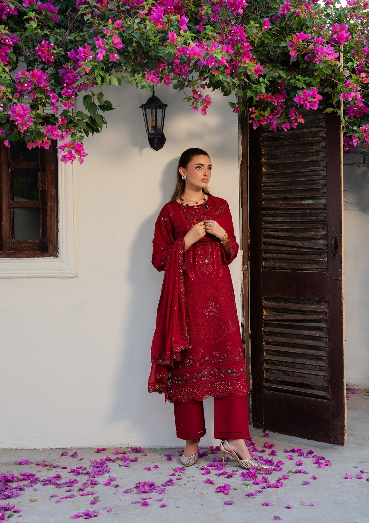EMBROIDERED Lawn BT006880-MRN