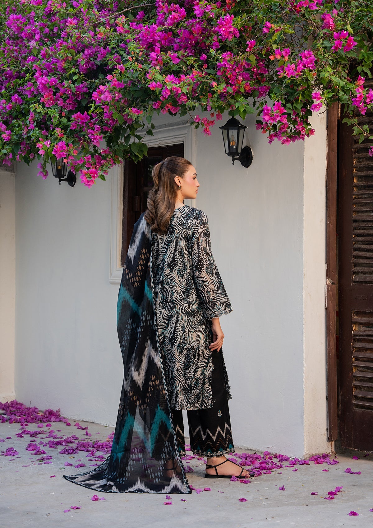 PRINTED EMBROIDERED Lawn BT006892-SNG