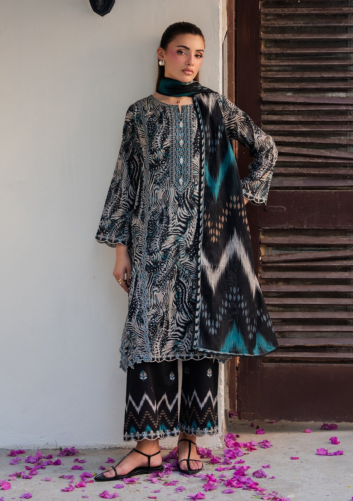 PRINTED EMBROIDERED Lawn BT006892-SNG