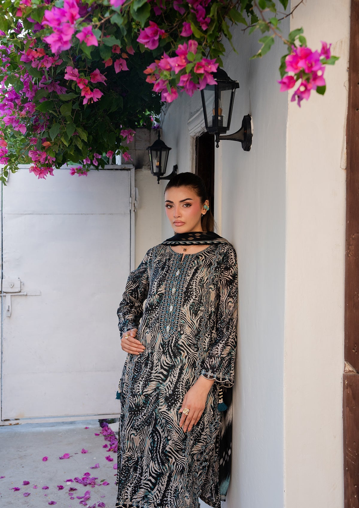 PRINTED EMBROIDERED Lawn BT006892-SNG
