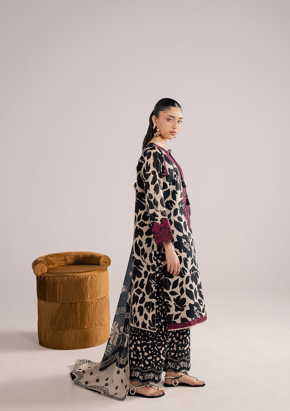 PRINTED EMBROIDERED LAWN BT006859-BLK