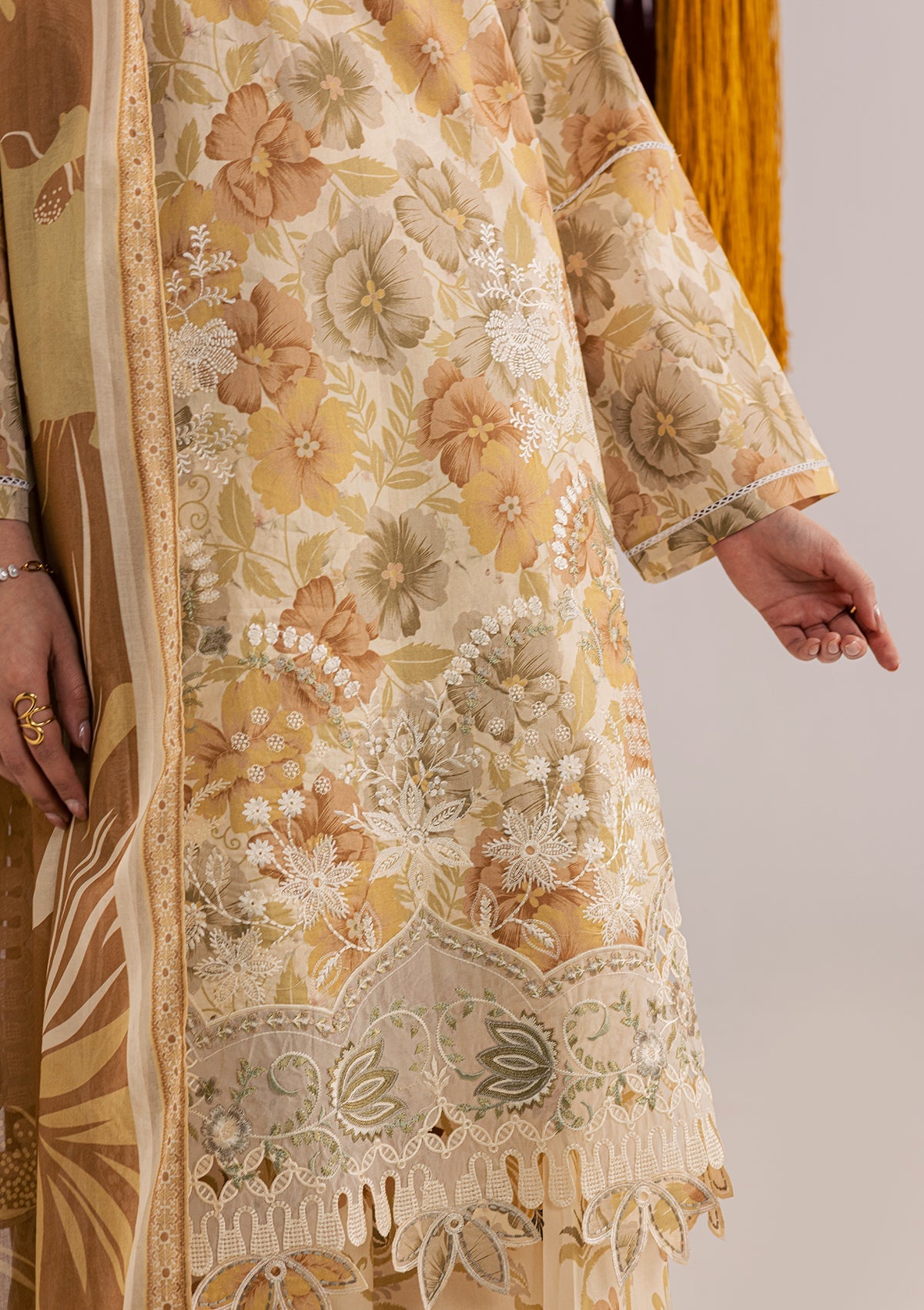 PRINTED EMBROIDERED LAWN BT006860-CRM