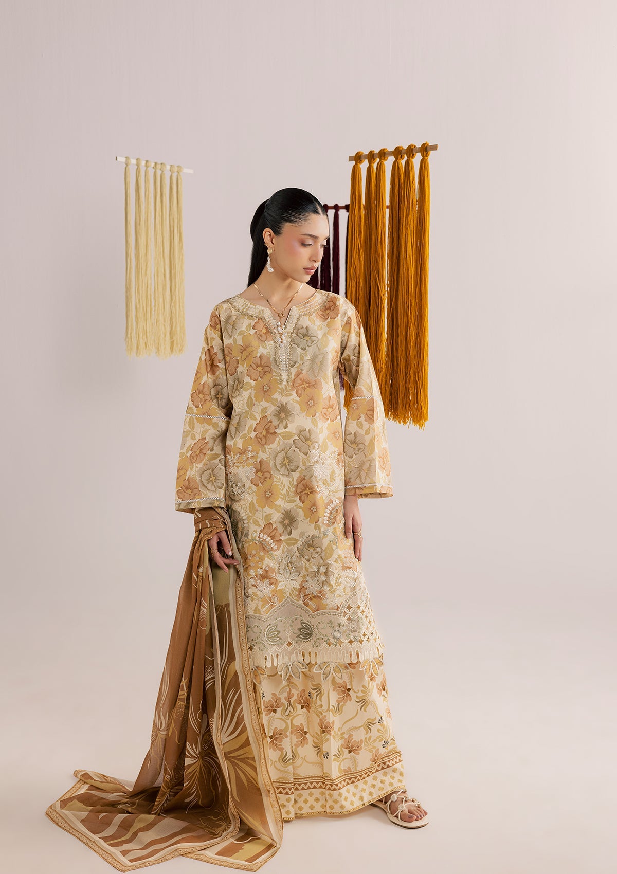 PRINTED EMBROIDERED LAWN BT006860-CRM