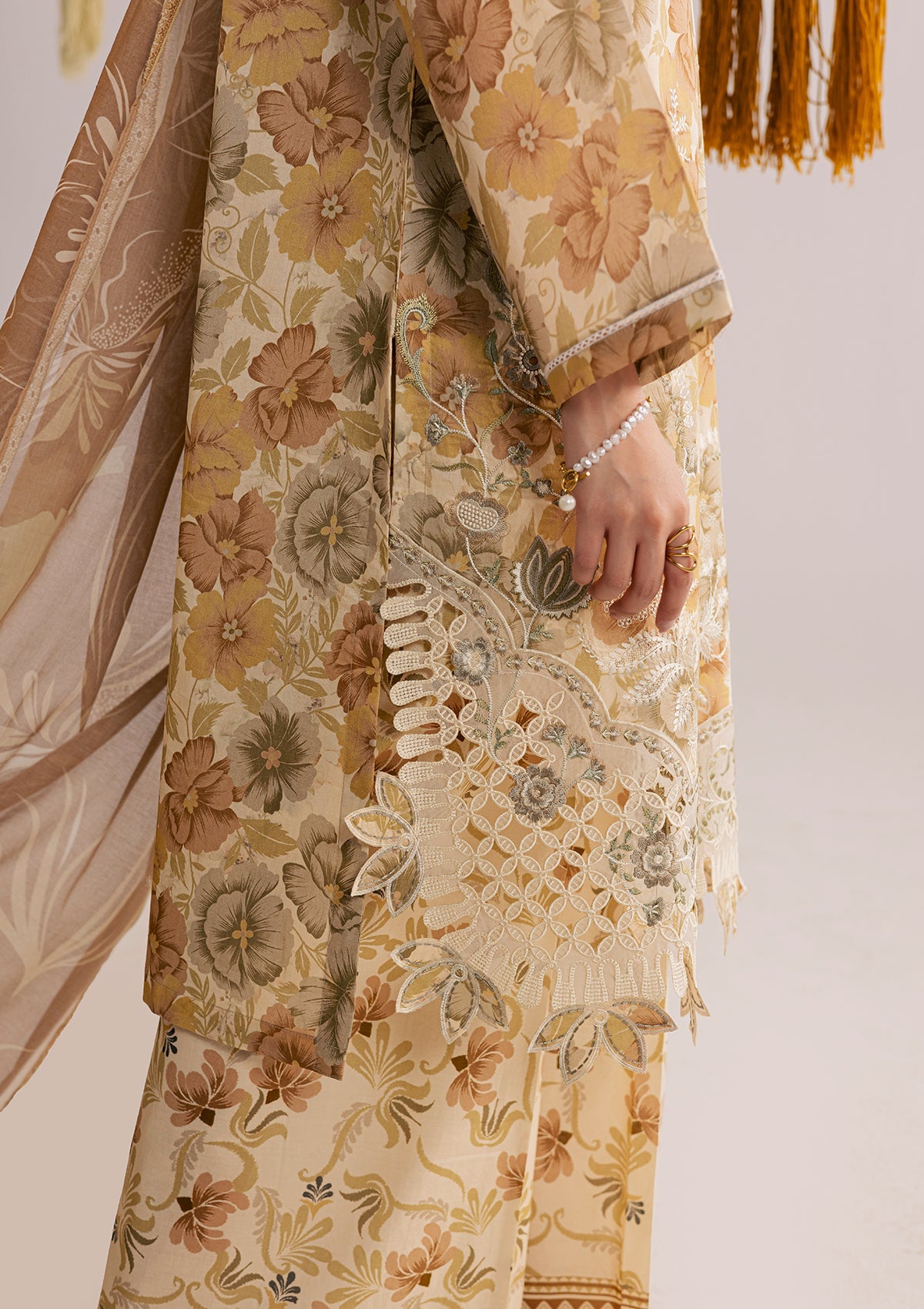 PRINTED EMBROIDERED LAWN BT006860-CRM