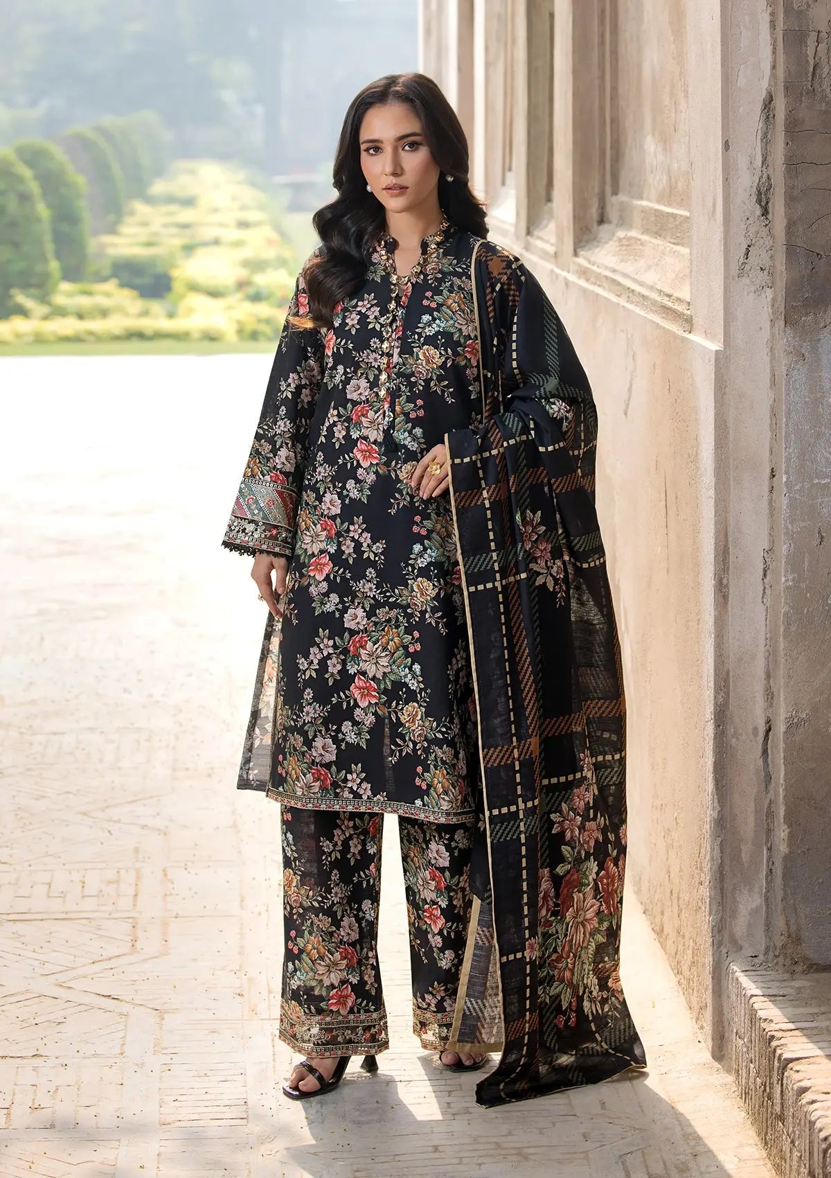 EMBROIDERED KHADDAR BT6513-SBK Bin Tayyab