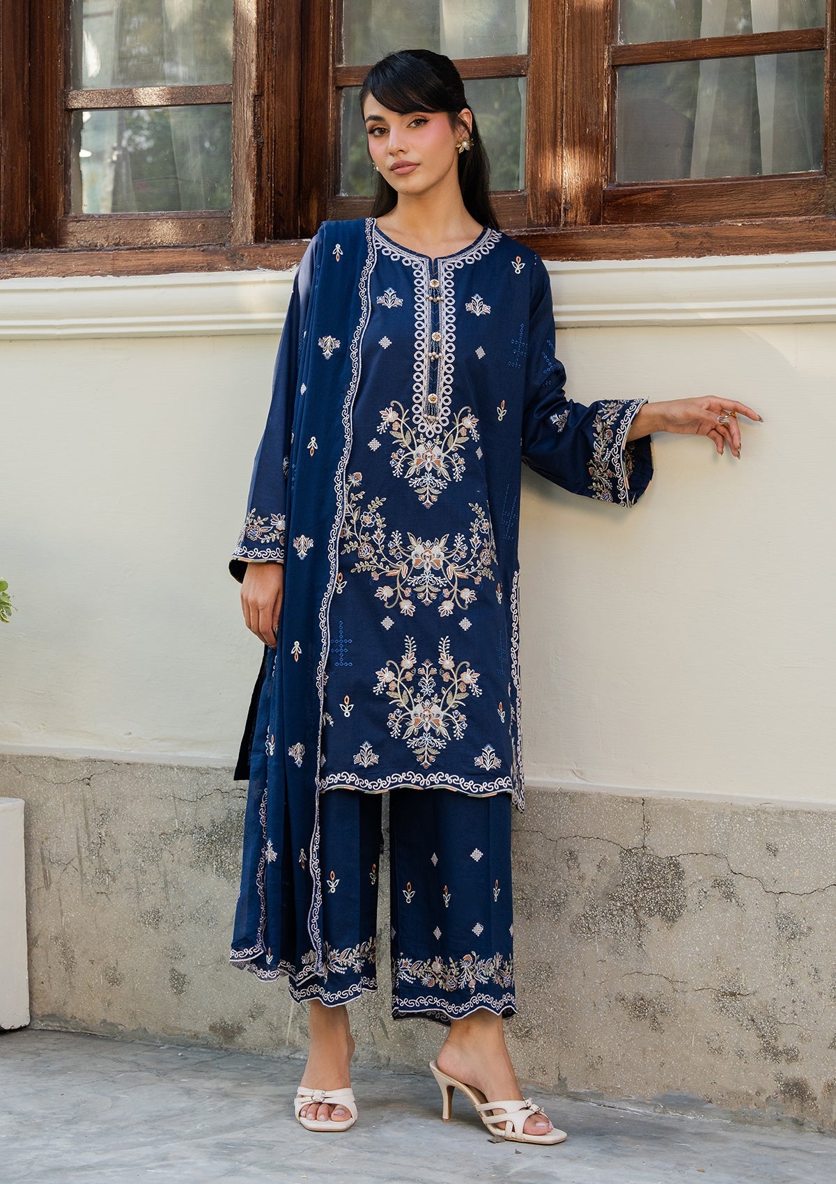 EMBROIDERED Lawn BT006886-NVB